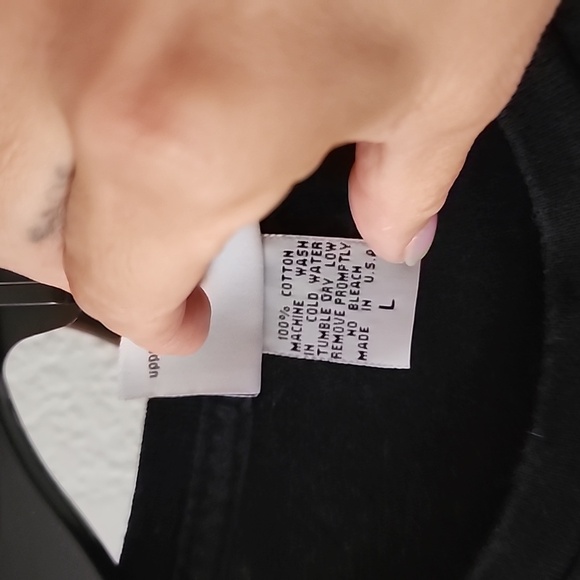 T-Shirt - Picture 2 of 2